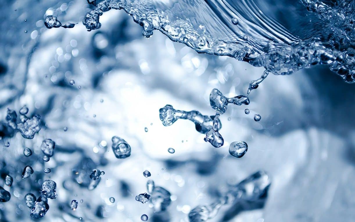 Eau de source ou eau minérale? que choisir